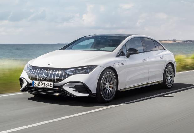 Mercedes-AMG EQE 53 4MATIC дебютира с 687 к.с.