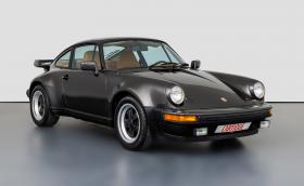 Това 1979 Porsche 930 Turbo 3.3 е на само 210 км и се продава за… 475 000 евро