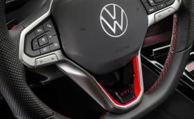 Фейслифт на VW ID.4 връща физическите бутони в кабината