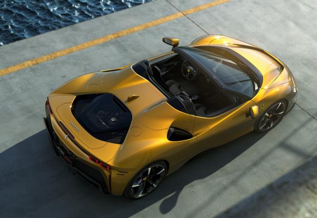 Мамма миа: Ferrari SF90 Spider е 1000-конен роудстър мечта