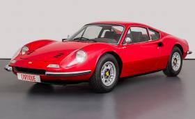 Това е 1972 Ferrari Dino 246 GT, прекрасно е, но струва 419 000 евро