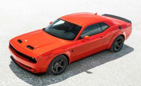 Dodge Challenger SRT Super Stock е брат на демона и ангела с брутален V8