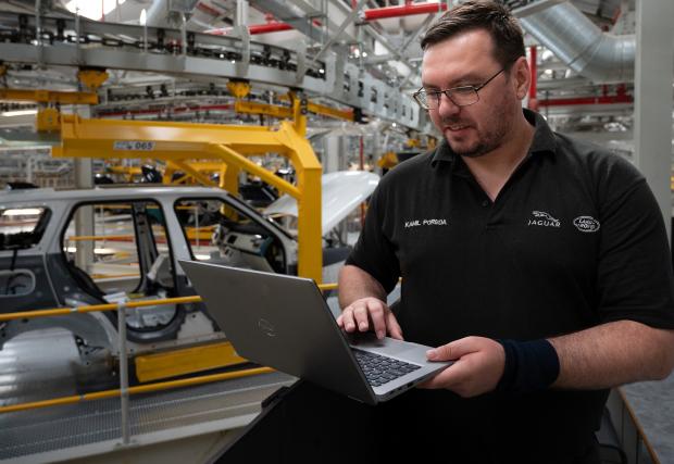 Кибер атака спря производството на Jaguar Land Rover