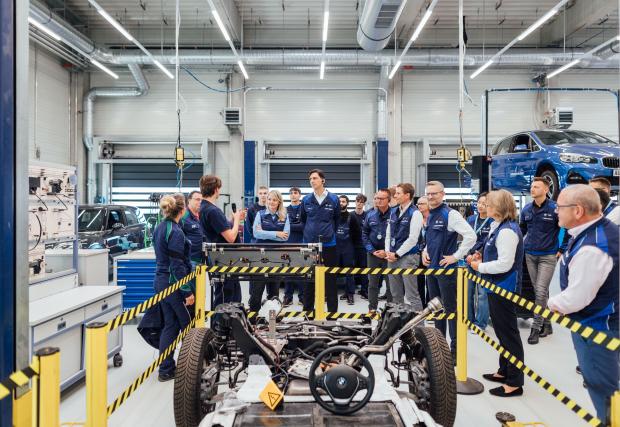 BMW отново обучава професионални учители в България