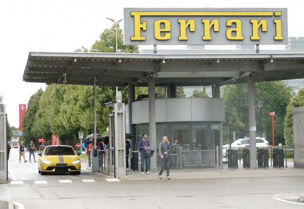 Ferrari вкара китайски електромобил в Маранело - с каква цел?