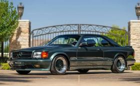 Никой не купи този Mercedes-Benz 560 SEC 6.0 AMG Wide-Body