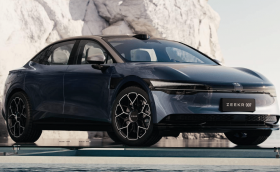 Новият Zeekr 007 е китайски EV седан със стъклен покрив и 800-волтова архитектура