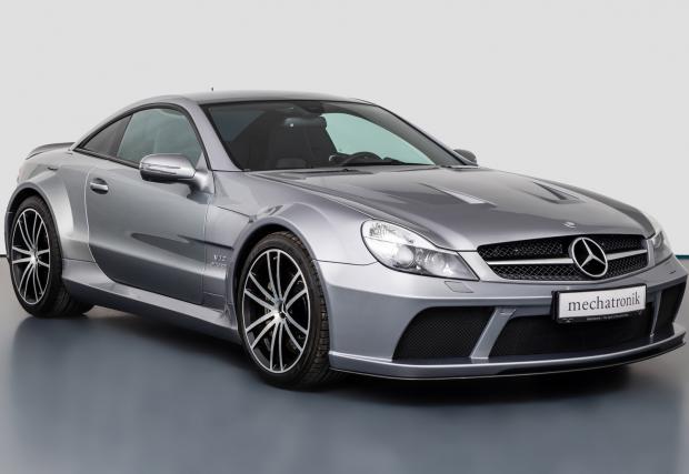 Mercedes-Benz SL 65 Black Series на само 4 хил. км. И за „само“ 400 000 евро