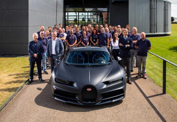 Bugatti Chiron номер 200 излезе от производство - вижте снимки от фабриката