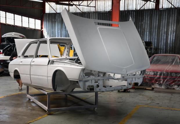 В Южна Африка спасяват едно от най-редките BMW Серия 5 в историята