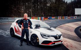Megane RS Trophy-R отново е властелинът на “Ринга” със 7:40 мин