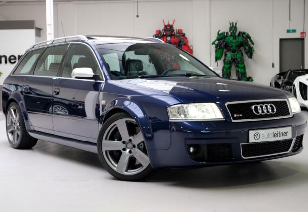 Това прекрасно 2002 Audi RS 6 Avant е на 2 хил. км и се продава за 116 хил. лв.