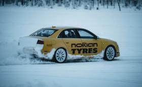 Nokian WR Snowproof: тествахме най-новата и технологична зимна гума в… „Белия ад“