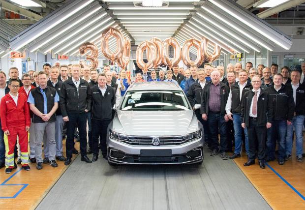 VW Passat с рекорд - 30 милиона бройки за 46 години, новият в продажба от май