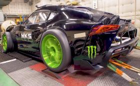 Това е Toyota GR Supra A90 с 3,4-литров 2JZ с 800 коня. Новата кола на Дайго Сайто