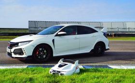 Тази Honda Civic Type R е най-яката косачка на света