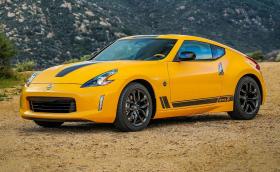 Nissan направи по-бърза версия на 370Z. Убедени сме, че е по-бърза, вижте лепенките