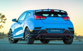 Hyundai Veloster N идва с 275 коня и запазва различния брой врати от двете страни