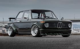 Това 1976 BMW 2002 tii от Ultrabox Japan е прекрасно, като изключим задния спойлер