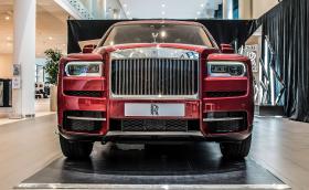 Срещнахме се с Негово Величество Rolls-Royce Cullinan, първият 4x4 автомобил на британската марка