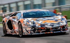 Lamborghini Aventador SV J е новият рекордьор на „Нюрбургринг“: 6:44.97