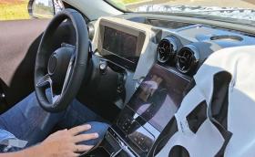 Надникнете в интериора на следващото поколение Mercedes C-Class