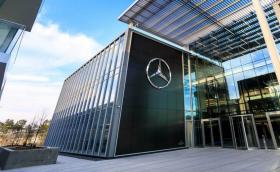 Mercedes каза на служителите си в тази чудесна сграда да работят от вкъщи до края на годината... поне
