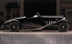 В този Rolls-Royce работи 27-литров самолетен двигател Merlin. Мощен е 1000 коня и е прекрасен!