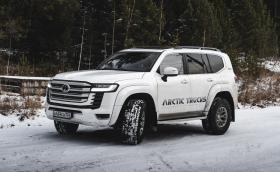 Този Land Cruiser J300 е готов за снежен апокалипсис