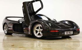 Porsche Schuppan 962CR е мощен 600 коня шосеен болид, един от само 6. И се продава