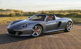 Това Porsche Carrera GT е било на Дженсън Бътън. Продава се за над 1,4 млн. лв.