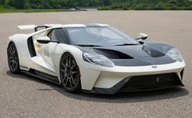 Ford GT ’64 Heritage Edition е специално издание на модела, което почита про-тотипите от 1964-та