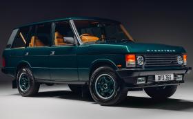 Този Range Rover се задвижва от 6,2 V8 с 430 коня от Corvette и струва 340 хил. евро