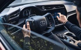 Това е воланът на новия Lexus RZ 450e