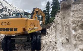 Вижте снимки от разчистването на пътя до хижа Вихрен