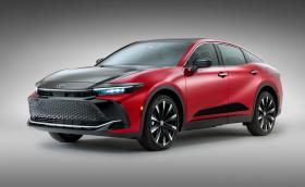 Toyota Crown се завръща като глобален модел
