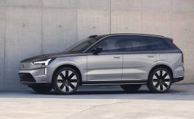 Volvo EX90 Excellence е 4-местен шведски Maybach 