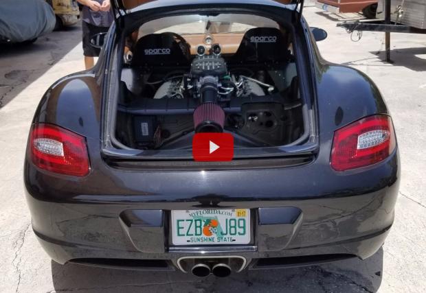 Когато решиш да обуеш 5-литров V8 от Mustang в Porsche Cayman. Резултатът е доста... шумен. Видео